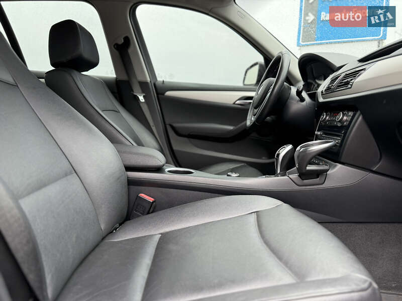 Внедорожник / Кроссовер BMW X1 2015 в Киеве