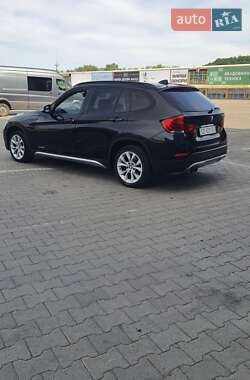 Позашляховик / Кросовер BMW X1 2014 в 
