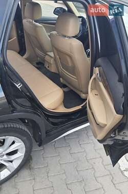 Позашляховик / Кросовер BMW X1 2014 в 