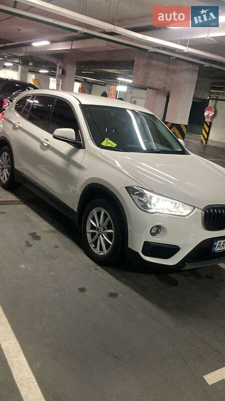 Внедорожник / Кроссовер BMW X1 2018 в Киеве