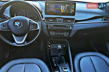 Позашляховик / Кросовер BMW X1 2016 в 