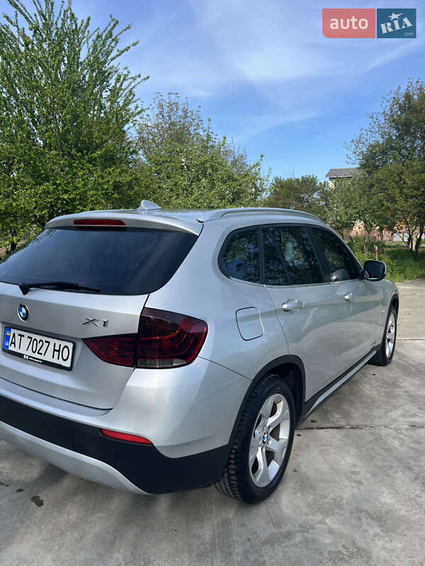 Внедорожник / Кроссовер BMW X1 2011 в Калуше
