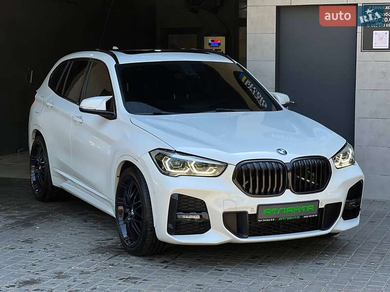 Внедорожник / Кроссовер BMW X1 2015 в 
