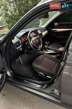 Внедорожник / Кроссовер BMW X1 2012 в 