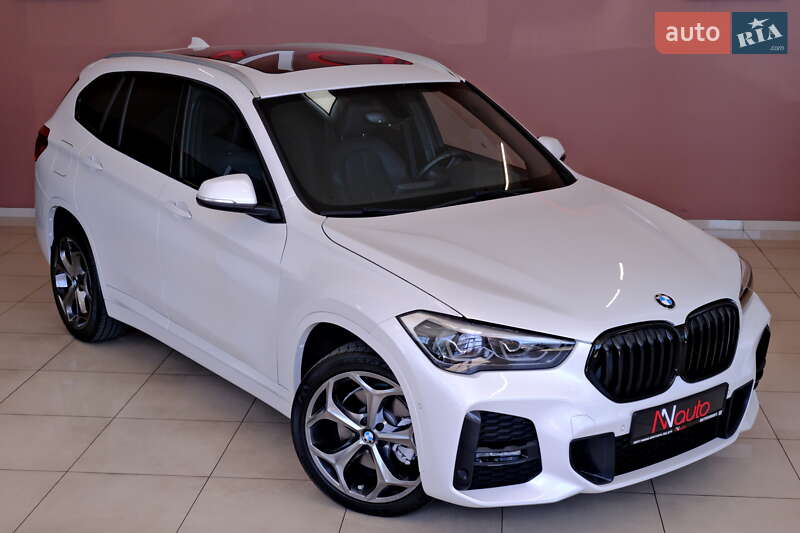Внедорожник / Кроссовер BMW X1 2017 в Одессе