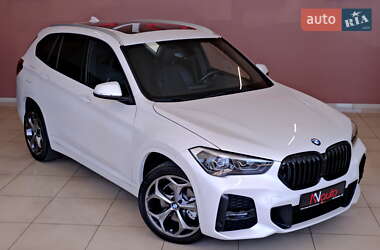 Внедорожник / Кроссовер BMW X1 2017 в 