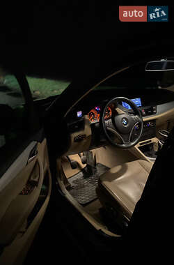 Позашляховик / Кросовер BMW X1 2010 в 