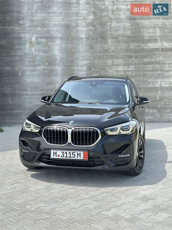 Позашляховик / Кросовер BMW X1 2021 в Чернівцях