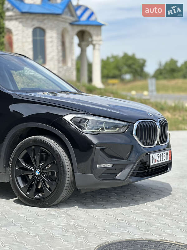 Позашляховик / Кросовер BMW X1 2021 в Чернівцях