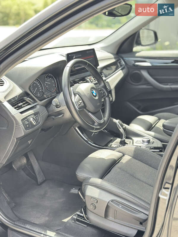 Позашляховик / Кросовер BMW X1 2021 в Чернівцях