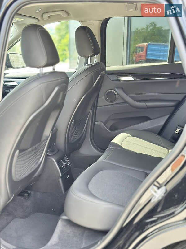 Позашляховик / Кросовер BMW X1 2021 в Чернівцях