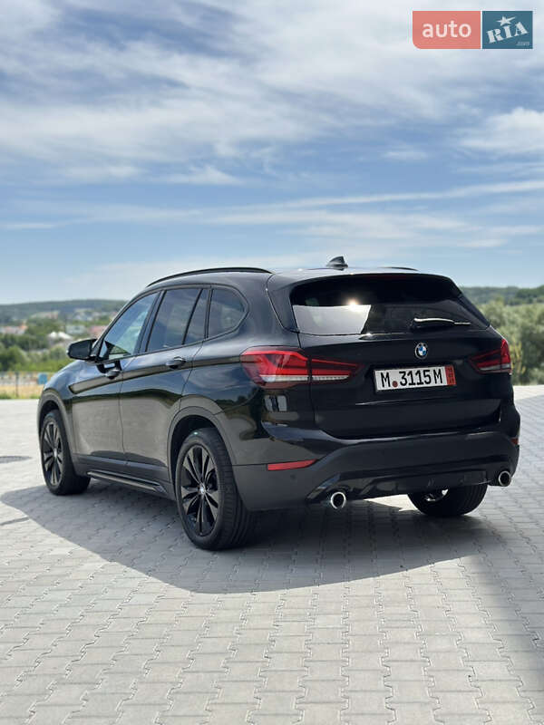 Позашляховик / Кросовер BMW X1 2021 в Чернівцях