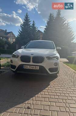 Внедорожник / Кроссовер BMW X1 2017 в 