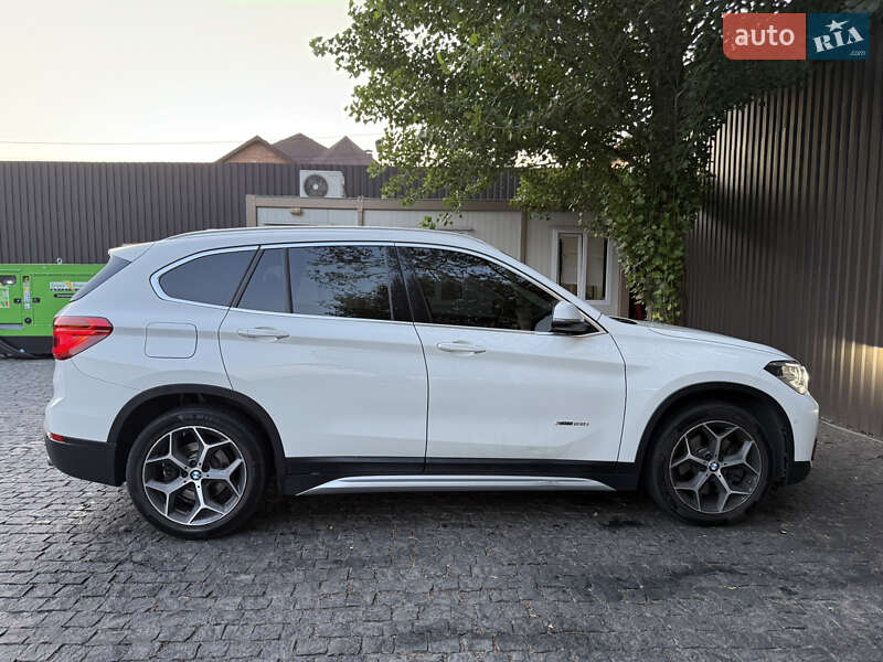 Внедорожник / Кроссовер BMW X1 2016 в Киеве