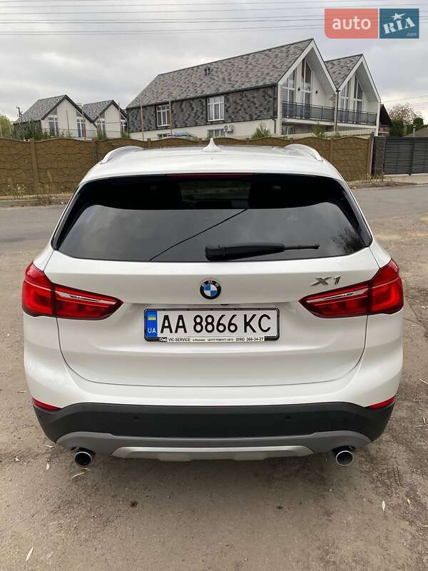 Внедорожник / Кроссовер BMW X1 2017 в Киеве