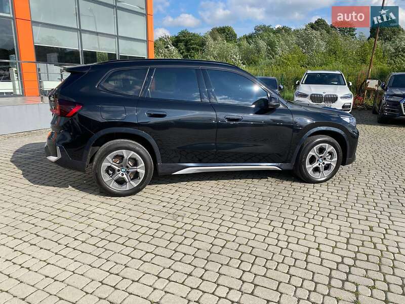 Внедорожник / Кроссовер BMW X1 2024 в Львове