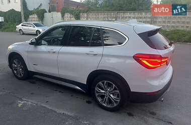 Позашляховик / Кросовер BMW X1 2017 в 
