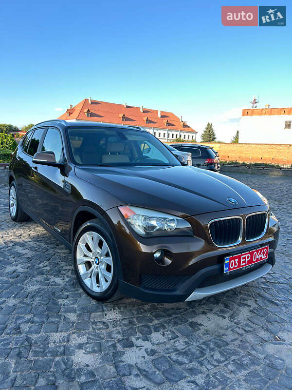 Позашляховик / Кросовер BMW X1 2013 в 
