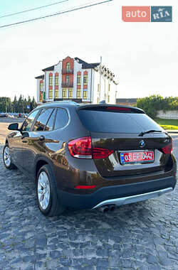 Позашляховик / Кросовер BMW X1 2013 в 