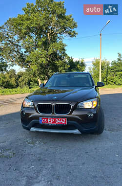 Позашляховик / Кросовер BMW X1 2013 в 