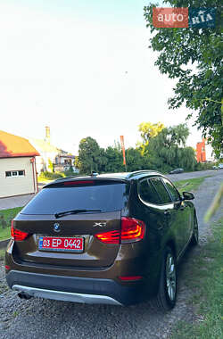 Позашляховик / Кросовер BMW X1 2013 в 