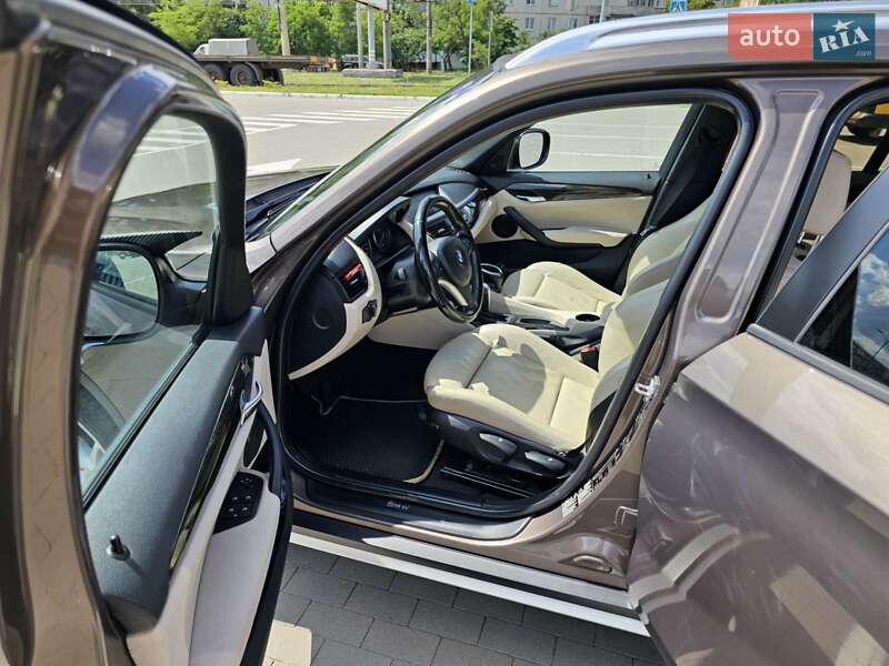 Внедорожник / Кроссовер BMW X1 2010 в Сумах