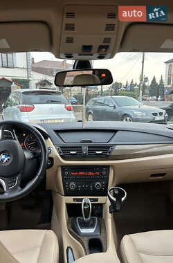 Позашляховик / Кросовер BMW X1 2013 в 