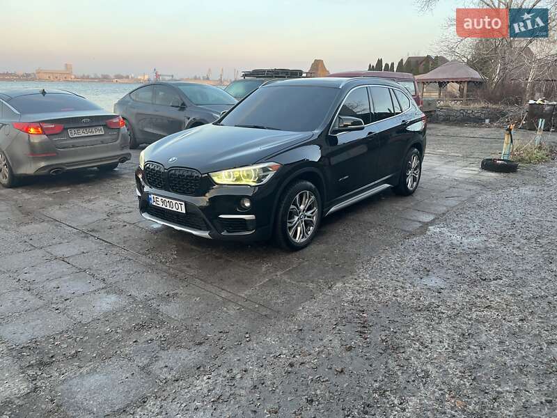 Внедорожник / Кроссовер BMW X1 2015 в Чумаках
