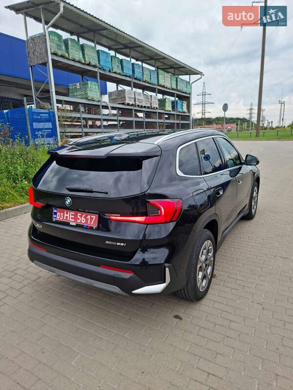 Внедорожник / Кроссовер BMW X1 2023 в Нововолынске