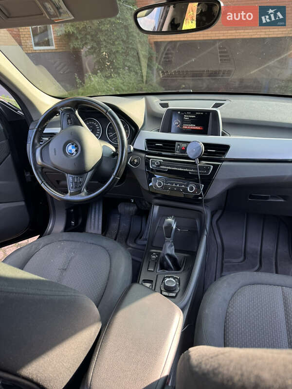 Внедорожник / Кроссовер BMW X1 2017 в Киеве