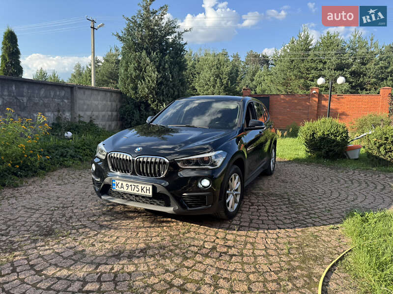 Внедорожник / Кроссовер BMW X1 2017 в Киеве