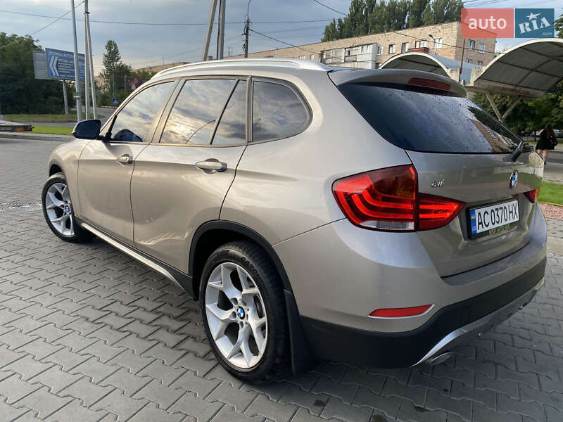 Внедорожник / Кроссовер BMW X1 2013 в Луцке