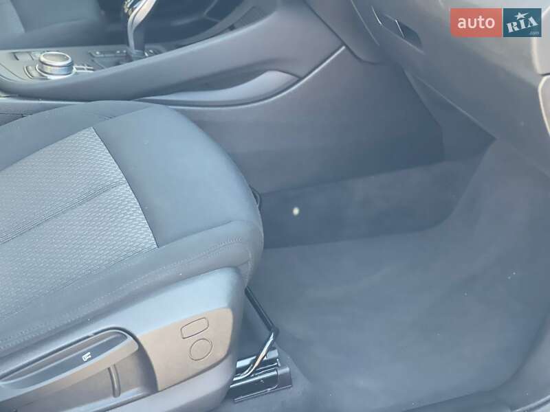 Позашляховик / Кросовер BMW X1 2021 в Ужгороді