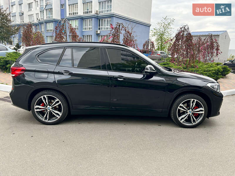 Внедорожник / Кроссовер BMW X1 2016 в Киеве