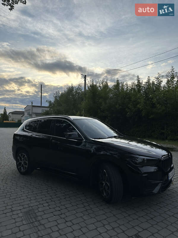 Внедорожник / Кроссовер BMW X1 2019 в Городке