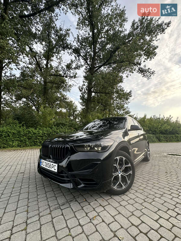 Внедорожник / Кроссовер BMW X1 2019 в Городке