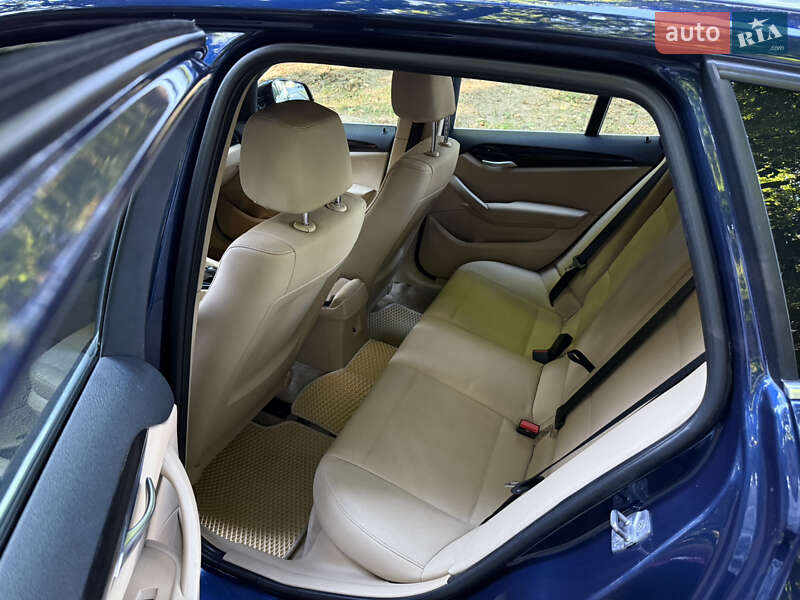 Позашляховик / Кросовер BMW X1 2014 в Чернівцях