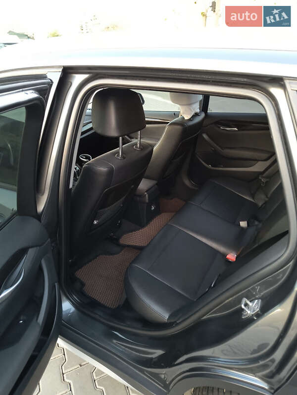 Внедорожник / Кроссовер BMW X1 2013 в Одессе