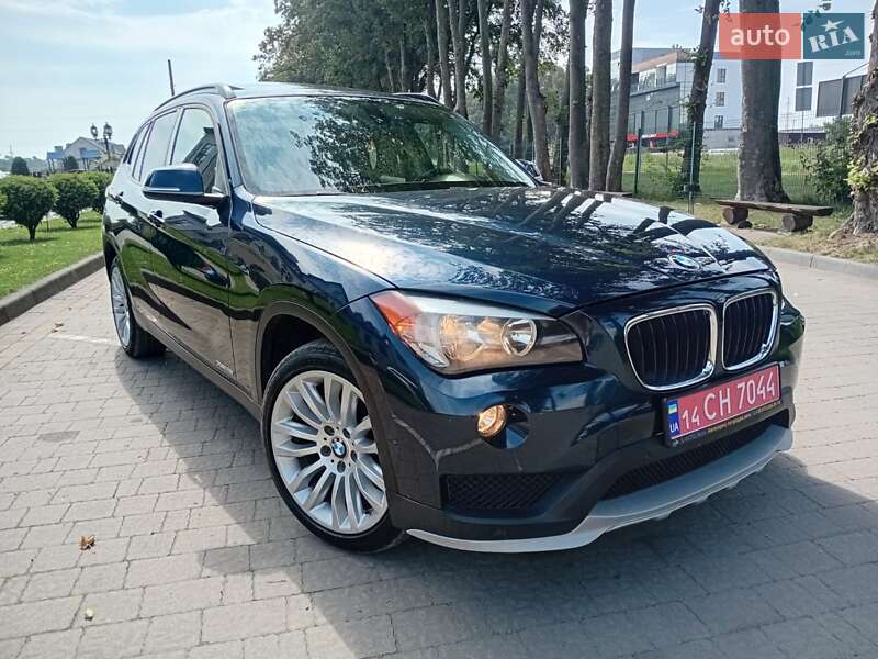 Внедорожник / Кроссовер BMW X1 2015 в 