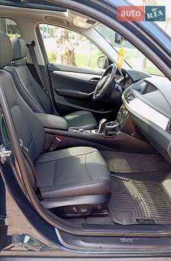 Внедорожник / Кроссовер BMW X1 2015 в 