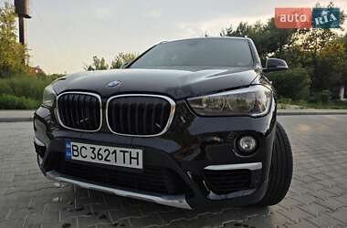 Позашляховик / Кросовер BMW X1 2018 в 