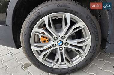 Позашляховик / Кросовер BMW X1 2018 в 
