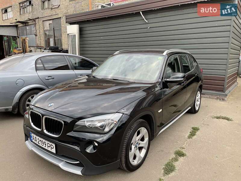 Позашляховик / Кросовер BMW X1 2011 в Києві