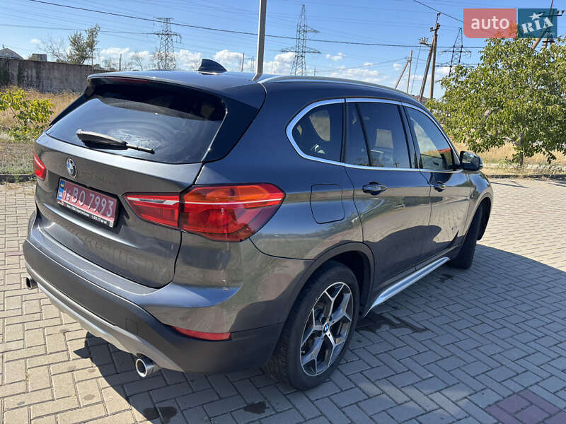 Внедорожник / Кроссовер BMW X1 2017 в Одессе