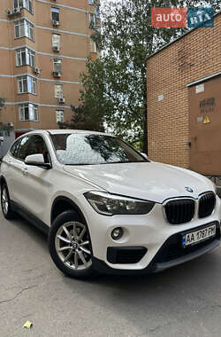 Внедорожник / Кроссовер BMW X1 2017 в Киеве