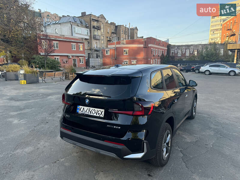 Внедорожник / Кроссовер BMW X1 2023 в Киеве