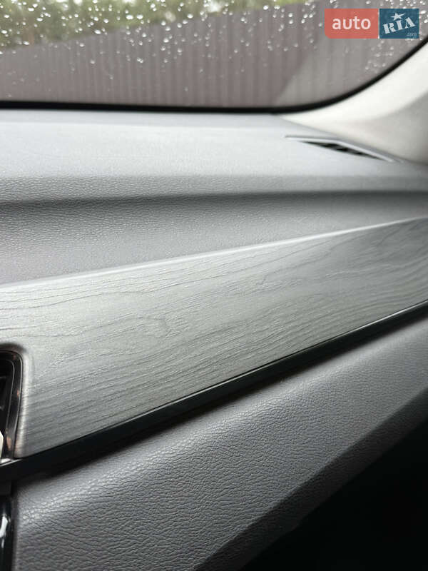 Внедорожник / Кроссовер BMW X1 2015 в Буче