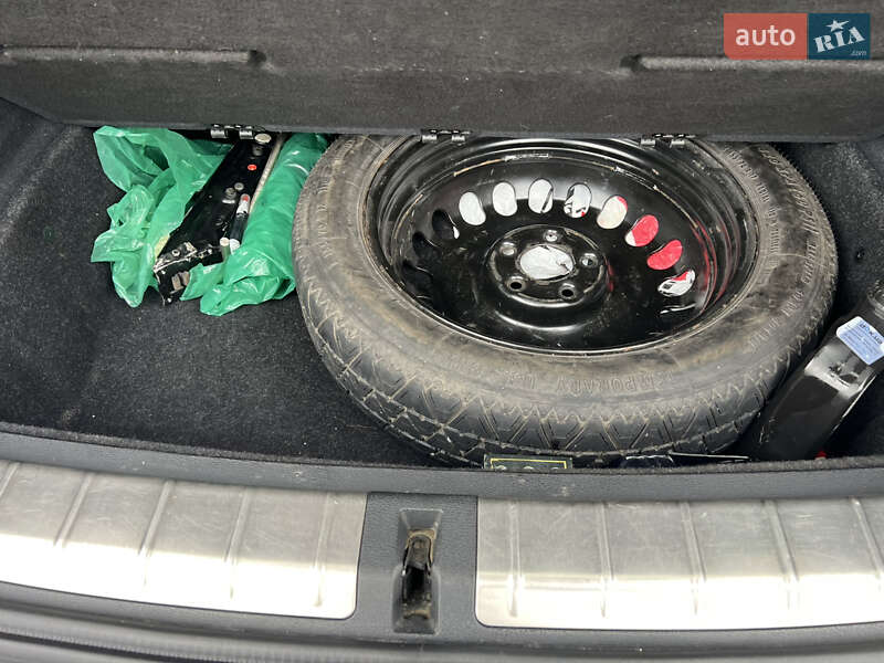 Внедорожник / Кроссовер BMW X1 2016 в Киеве