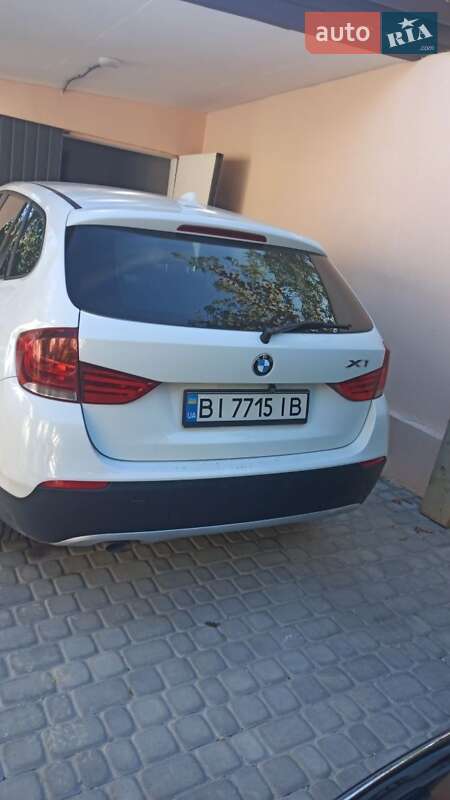 Внедорожник / Кроссовер BMW X1 2010 в Полтаве
