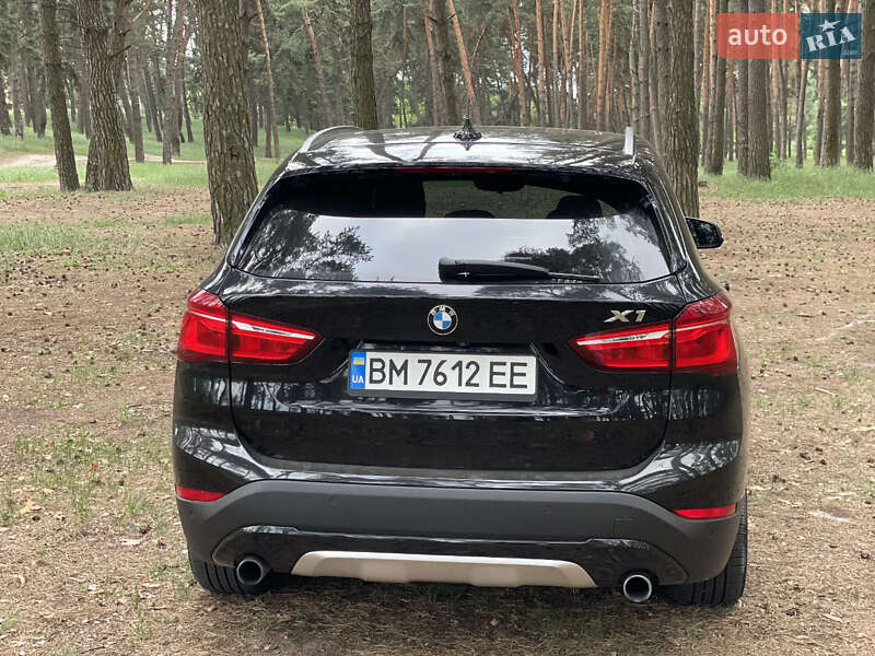 Внедорожник / Кроссовер BMW X1 2015 в Киеве